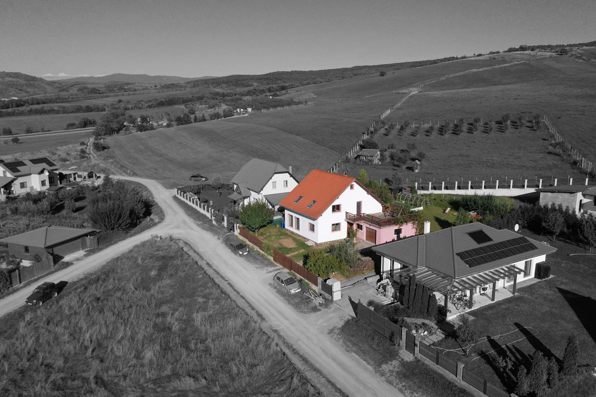 ELADÓ ház a Szászoktáborában – 4. bélyegkép